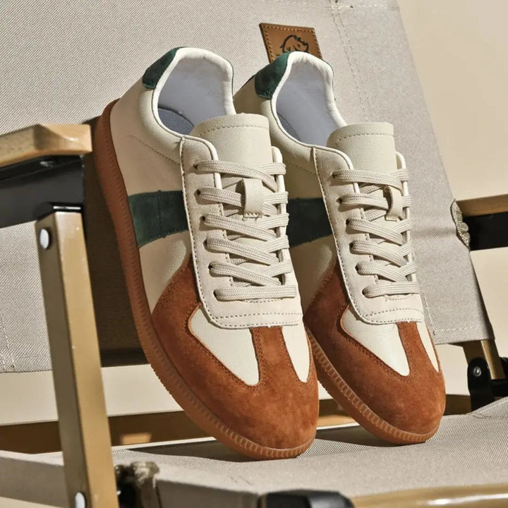 Men's Retro Low-Top Sneakers - Straight Silhouette