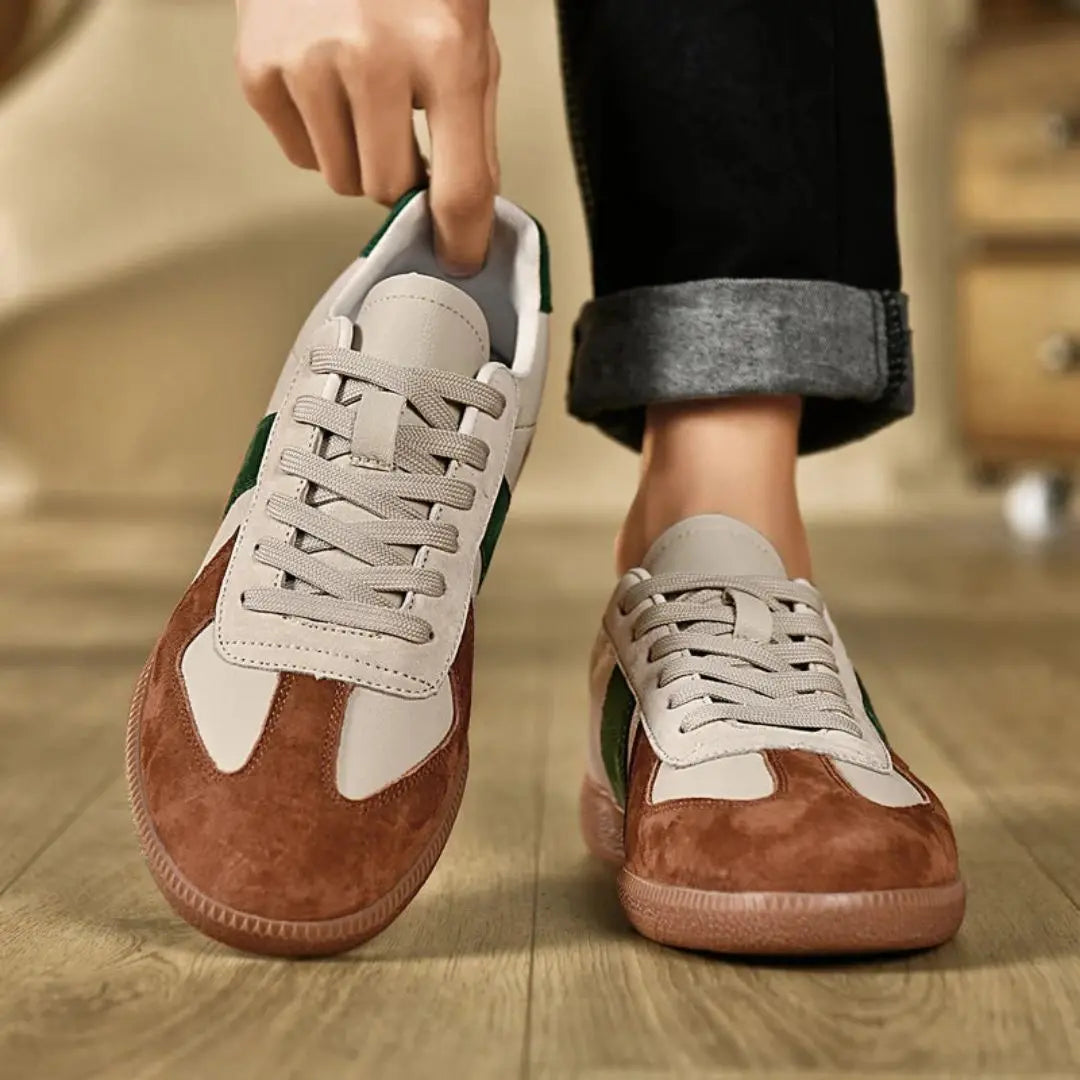 Men's Retro Low-Top Sneakers - Straight Silhouette