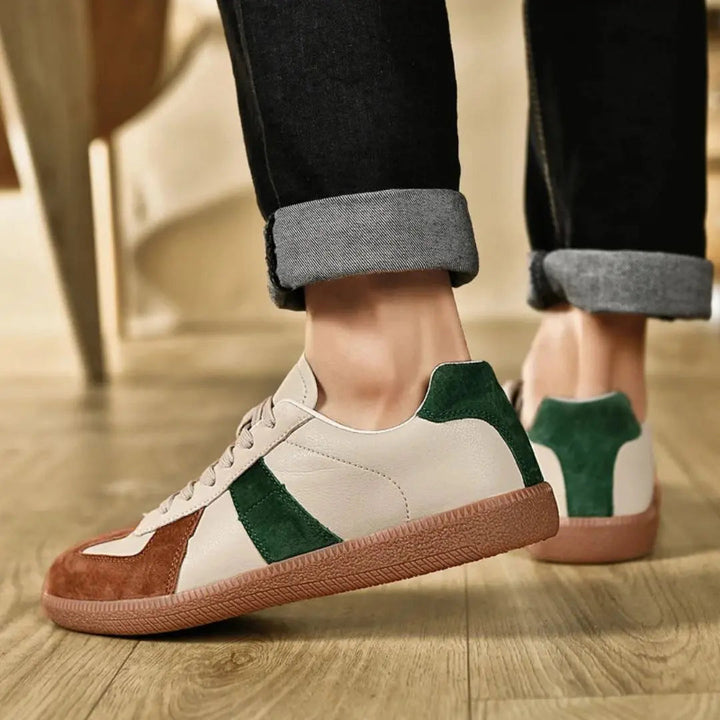Men's Retro Low-Top Sneakers - Straight Silhouette