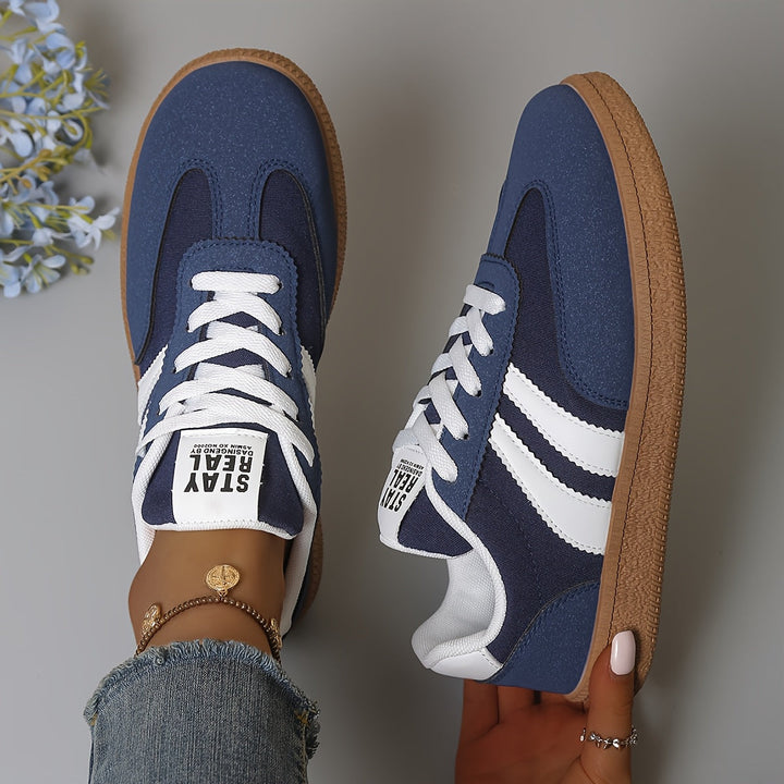 Women's Classic Lace-Up Sneakers in blue, Everyday Comfort