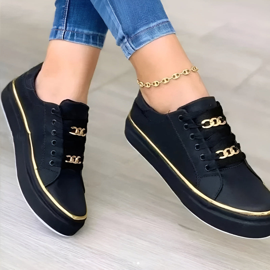 Women's Comfort Slip-On Sneakers in black, Effortless Everyday Style