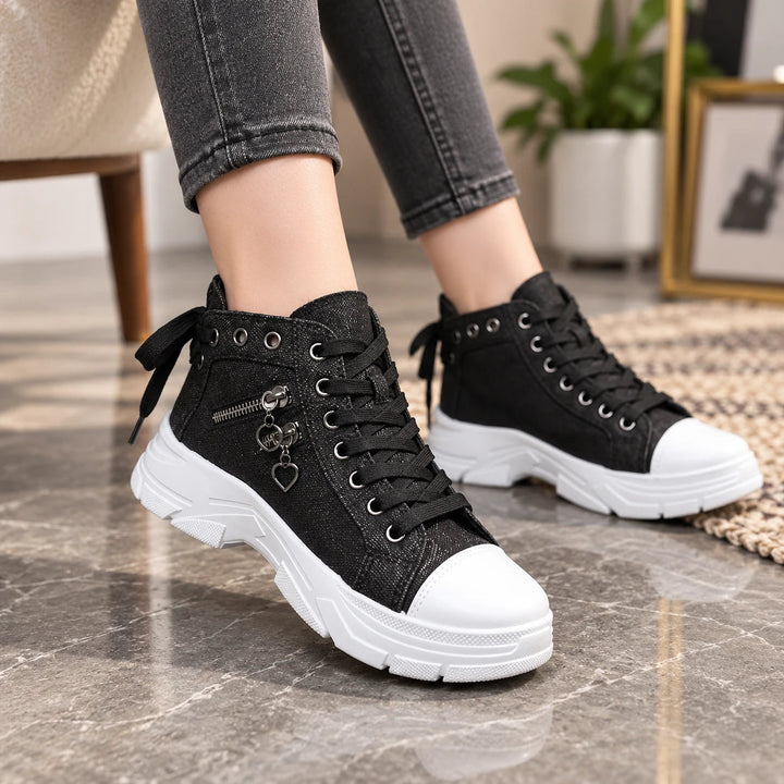 Women's Lace-Up Platform Ankle Boots in black, Flexible Sole Sneaker Style