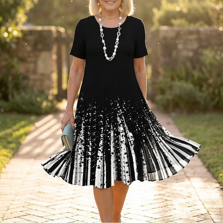 Women's Pleated Gradient Print Dress - Short Sleeve