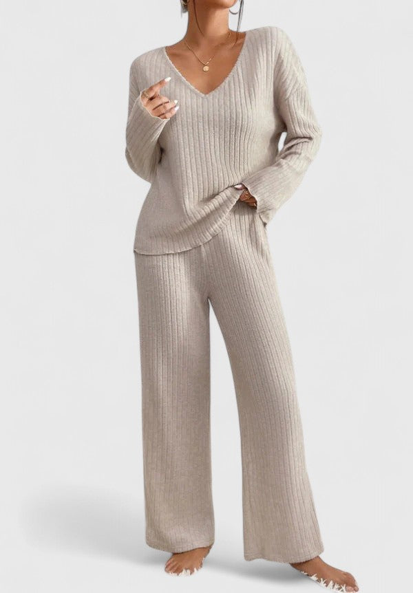 Women's Relaxed V-Neck Sweater & Wide-Leg Pants Set - Comfortable Loun - Beige