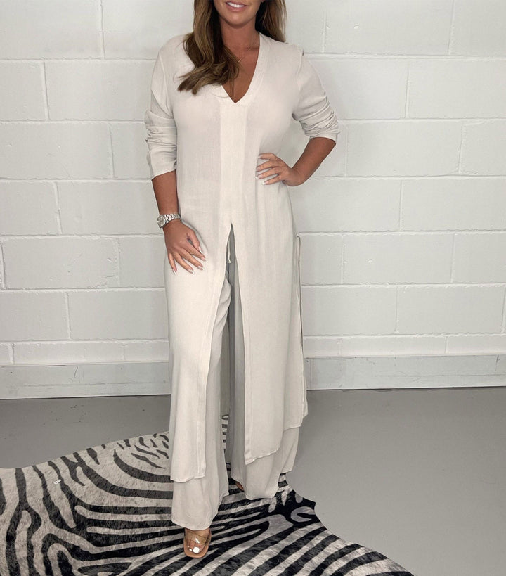 Women's Wide-Leg Two-Piece Set - Flowy Blouse & Trousers - Cream